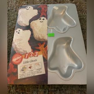 Vintage NIP 123 Little Ghosts Minicake Pan from Wilton